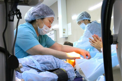 Группу пациентов из Амгинского района прооперируют в глазной больнице Якутска / Саина Титова Якутск Якутск Республика Саха (Якутия)