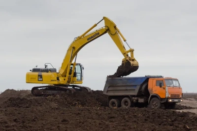 Япония ограничила поставки спецтехники в Россию /    