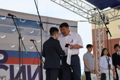 Вручение паспортов юным якутянам состоялось в День России в Якутске /  Якутск Якутск Республика Саха (Якутия)