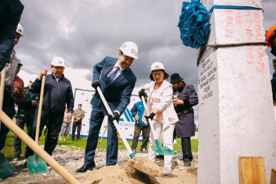 В Бясь-Кюеле началось строительство новой школы /    