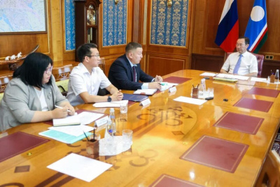 Глава Якутии поручил мобилизовать все силы на заготовку сена / ЯСИА   