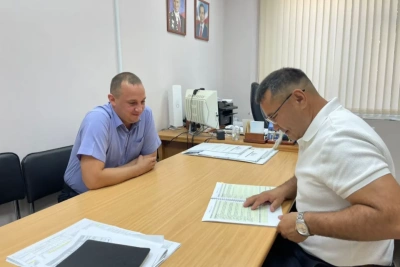 Участник спецоперации Андрей Ярков завершает стажировку в Минтруде Якутии / ЯСИА   