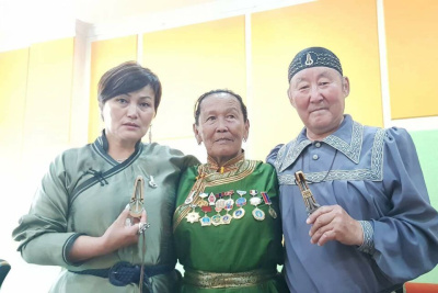 82-летняя жительница Монголии примет участие в международном конкурсе хомусистов /    