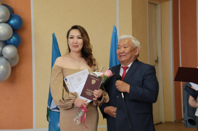 Выпускникам медколледжа вручили дипломы /   Мирнинский Мирнинский