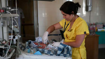 Дети привитых матерей оказались более защищенными от омикрона /    