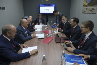 Развитие газоснабжения в республике обсудили власти Якутии и "Газпром" на ПМЭФ /    Республика Саха (Якутия)
