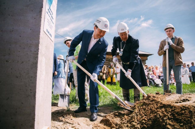 В Харбалахском наслеге Якутии установили первую сваю Центра культуры имени Исидора Барахова /    Республика Саха (Якутия)