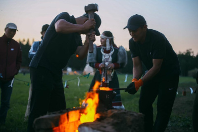 Конкурс кузнечного мастерства начался в рамках Ысыаха Олонхо в Верхневилюйске /   Верхневилюйский Республика Саха (Якутия)