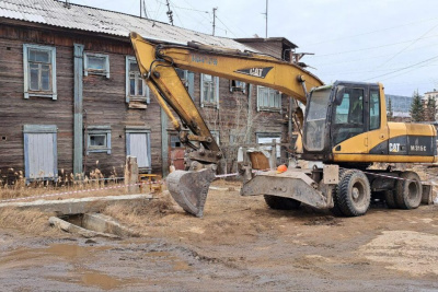 17 аварийных домов расселят из квартала 2Б Якутска до конца года / Саина Титова   