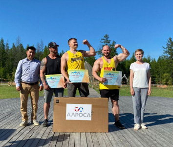 Сильнейшие в «Эр Бэрдэ», хапсагае и мас-рестлинге /   Мирнинский Мирнинский