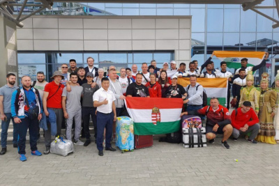 Сильнейшие зарубежные команды прибыли на чемпионат мира по мас-рестлингу в Якутию /    Республика Саха (Якутия)