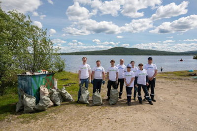 Энергетики Нерюнгринской ГРЭС очистили берег водохранилища /   Нерюнгринский Республика Саха (Якутия)