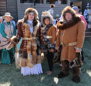 Таланты земли алмазной /   Мирнинский Мирнинский