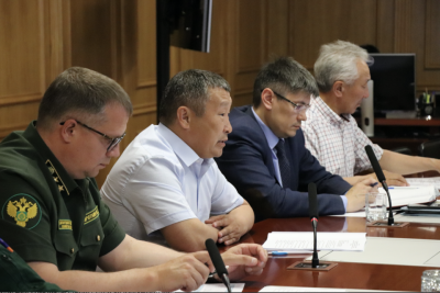 Главам районов напомнили о важности своевременного введения режима ЧС муниципального характера /    Мирнинский