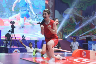 Две золотые медали чемпионата мира по мас-рестлингу завоевали спортсменки Кыргызстана /    