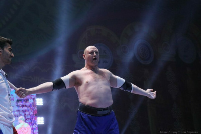 Якутянин Евгений Попов оспорит звание абсолютного чемпиона мира у Виктора Колибабчука /    Республика Саха (Якутия)