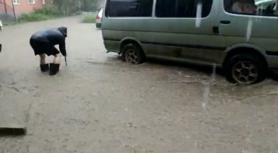 В Ленске устраняют последствия сильного ливня /   Ленский Республика Саха (Якутия)