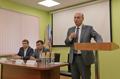 Прошли встречи главы района с коллективами «АЛРОСА-Спецбурение» и Западных электрических сетей /   Мирнинский Мирнинский