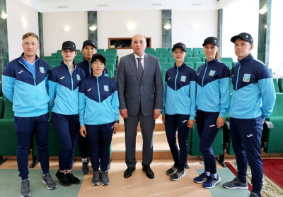 Глава района пожелал удачи нашим спортсменам на VIII Спортивных играх /   Мирнинский Мирнинский