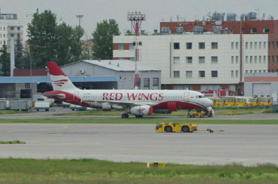 Пассажирам вернут деньги за билеты на отмененные авиарейсы /    