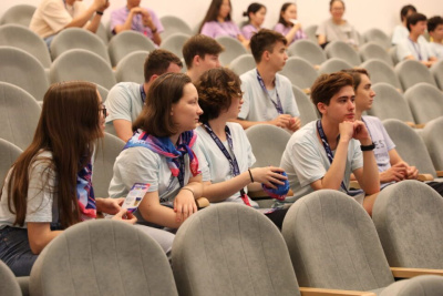 Участники олимпиады «Туймаада» попробовали себя в роли STEM специалистов /    