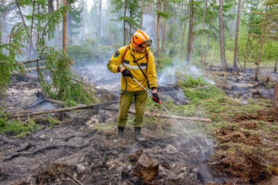 Тушить пожары в Якутии помогают команды Бурятской и Забайкальской Авиалесоохраны /    Республика Саха (Якутия)