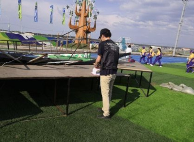 По факту травмирования людей при обрушении конструкций на стадионе в селе Борогонцы проводится процессуальная проверка /    