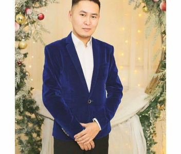 Предприниматель Эргис Давыдов совмещает деятельность в общепите и туруслугах /    