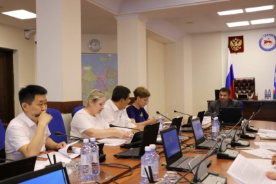 Новые меры поддержки семей с пятью и более детьми рассматривают в Якутии /    Республика Саха (Якутия)