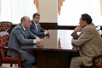 Александр Басыров встретился с Виталием Басыгысовым /   Мирнинский Мирнинский