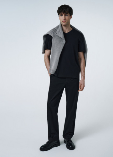 Футболка с V-образным вырезом, Черный