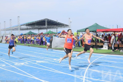 Валентин Иванов и Диана Адасько вновь выиграли забеги на Спортивных играх народов Якутии /    Республика Саха (Якутия)