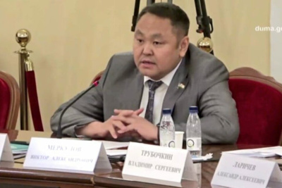 Альберт Семенов предложил субсидировать авиаперевозки на Дальнем Востоке в течение года /    