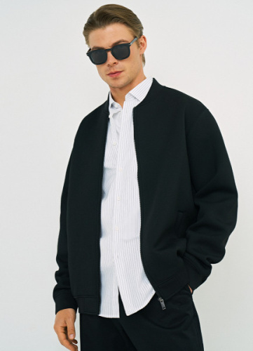 Бомбер на молнии, Черный