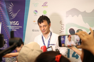 Профессор Сколтех и РАН Артем Оганов рассказал о своих впечатлениях от МИИ /    