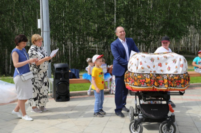 Праздник в честь Дня семьи, любви и верности /   Мирнинский Мирнинский