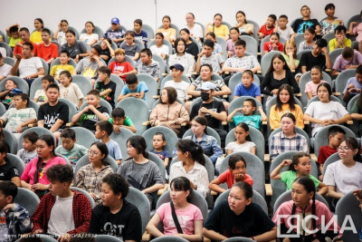 Порядка 200 детей из пострадавших от паводков районов отдыхают в "Сосновом бору" /    Республика Саха (Якутия)