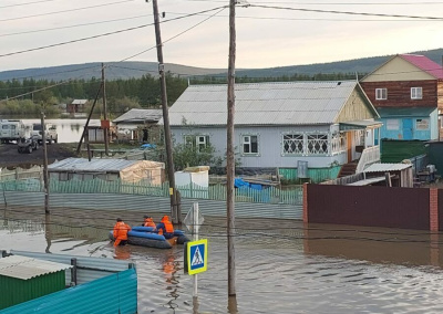 Полтонны лекарственных препаратов доставлено в пострадавшие от дождевого паводка населённые пункты /    