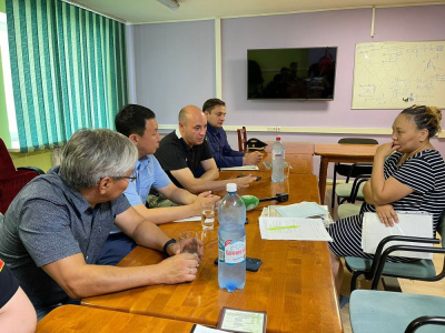 Александр Басыров встретился с пострадавшими от пожара семьями /   Мирнинский Мирнинский