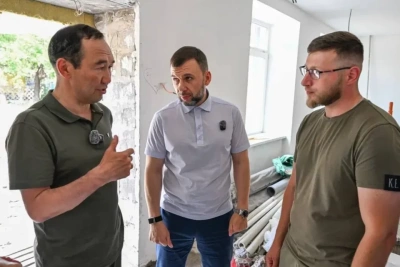 Глава Якутии проверил восстановительные работы в Докучаевске ДНР / ЯСИА   