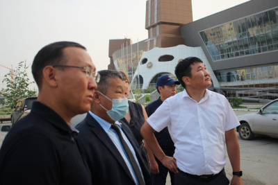 Дмитрий Садовников: руководители учреждений должны содержать свои объекты в надлежащем виде /    