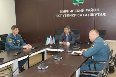 На оперштабе доложено об одном действующем лесном пожаре в районе /  Мирный Мирнинский Республика Саха (Якутия)