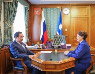 Усилить работу по защите интересов семьи и детей в Якутии поручил Айсен Николаев /    Республика Саха (Якутия)