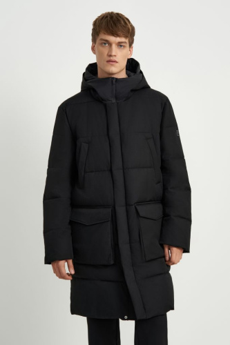 Утепленное пальто с накладными карманами