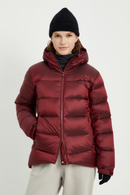 Удлиненный пуховик полуприлегающего силуэта