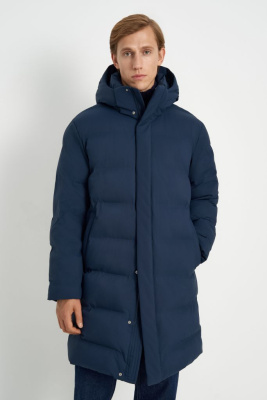 Утепленное пальто с воротником-стойкой