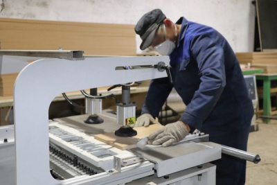 Офисную мебель изготавливают осужденные в Якутии /    Республика Саха (Якутия)