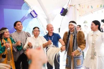 Сергей Кириенко посетил павильон Якутии на фестивале «Таврида.Арт»  /    Республика Саха (Якутия)