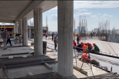 Порядка 120 человек строят Госфилармонию и Арктический центр эпоса и искусств в Якутске /  Якутск Якутск Республика Саха (Якутия)