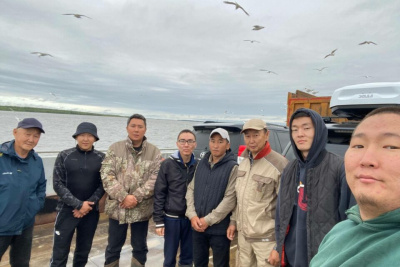 Работники культуры из Якутска помогают восстановить здание музея в Усть-Нере / ЯСИА   